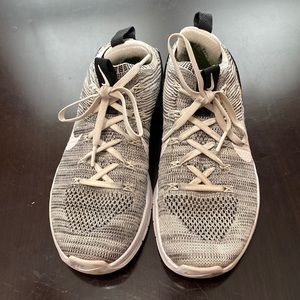 Women’s Nike metcon flyknit